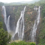 Pachmarhi-travel-waterfall