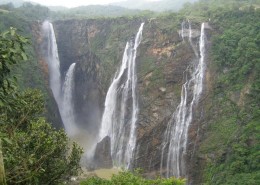 Pachmarhi-travel-waterfall